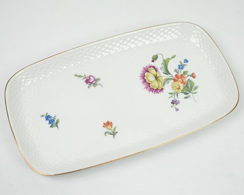 B&G dish / Sugar, cream tray in patterned Saxon flower no. 96.