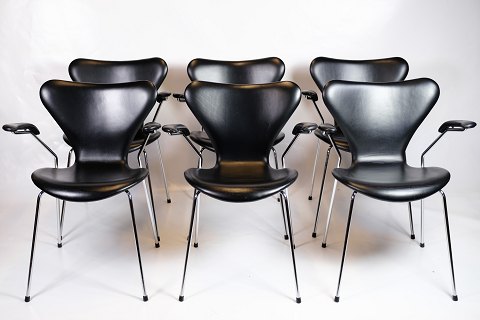 Syver stol med Arme - Model 3207 - Sort læder - Arne Jacobsen - Fritz Hansen
Flot stand
