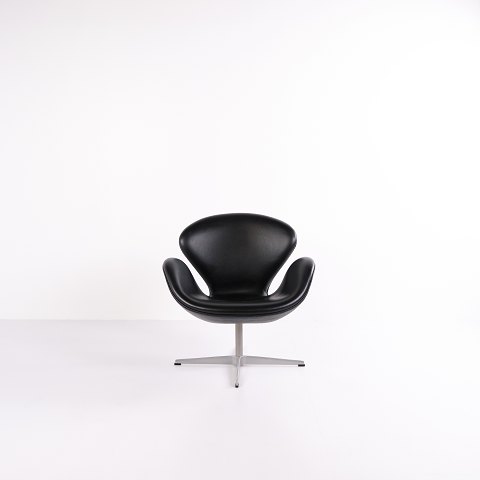 Swan Chair – Arne Jacobsen – Black Elegance Leather – Fritz Hansen – 2002
Great condition
