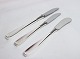 Dinner knife & Lunch knife & butter knife in Ascot.
Great condition
