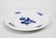 Cake plate, no.: 8553, in Blue Flower by Royal Copenhagen.
5000m2 showroom.
