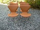 Arne Jacobsen 7´er stole model 3107 i Lyse brunt skind 
5000 m2 udstilling